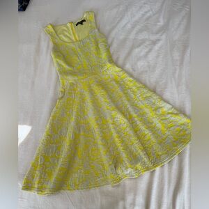 Brixon Ivy Yellow and Cream damask pattern retro style scoop neck Dress size XS